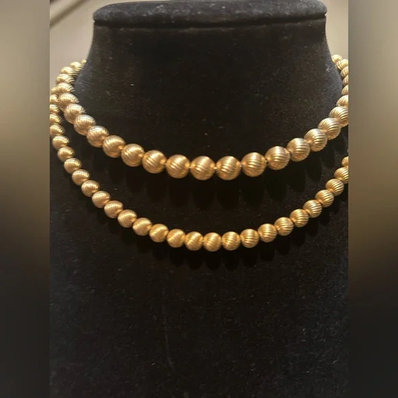 Vintage Gold Toned Beaded Necklace worn as a single strand or a 2 strand choker - Picture 5 of 7